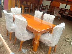 Modern Farmhouse 6-Seater Dinning Mahogany Vanish Dinning Table
