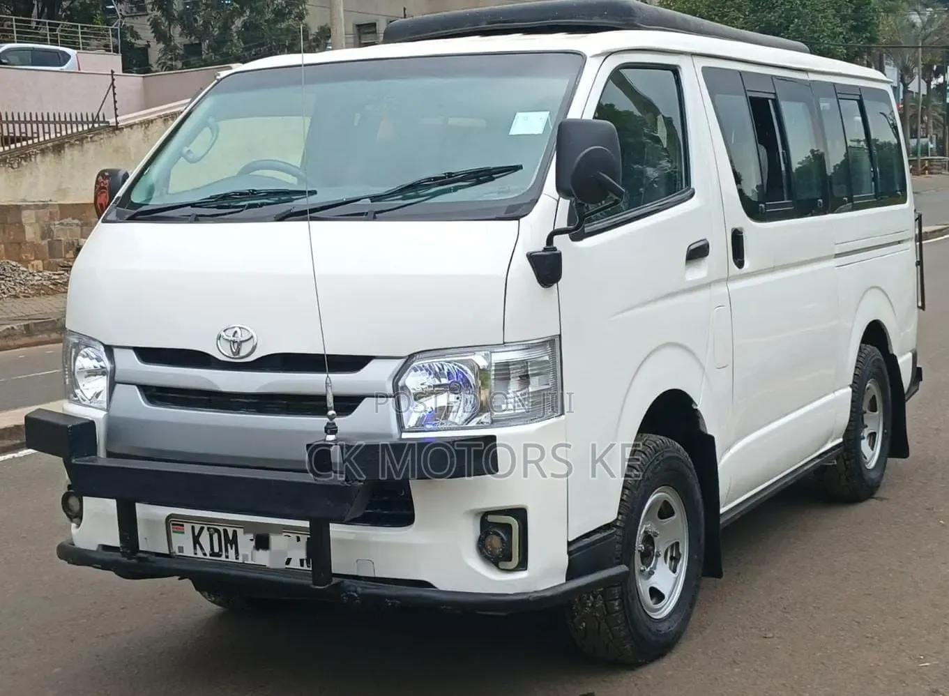 Toyota HiAce 2016 White