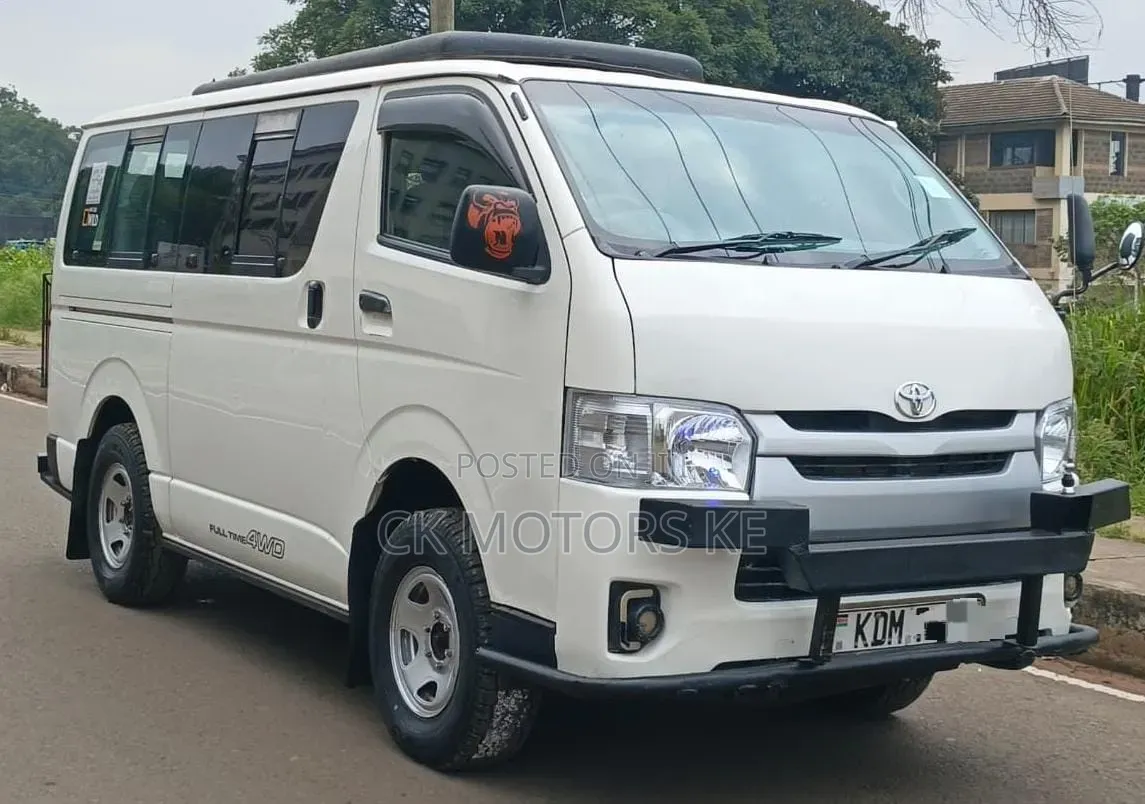 Toyota HiAce 2016 White