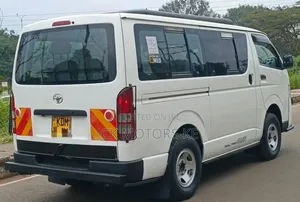 Toyota HiAce 2016 White