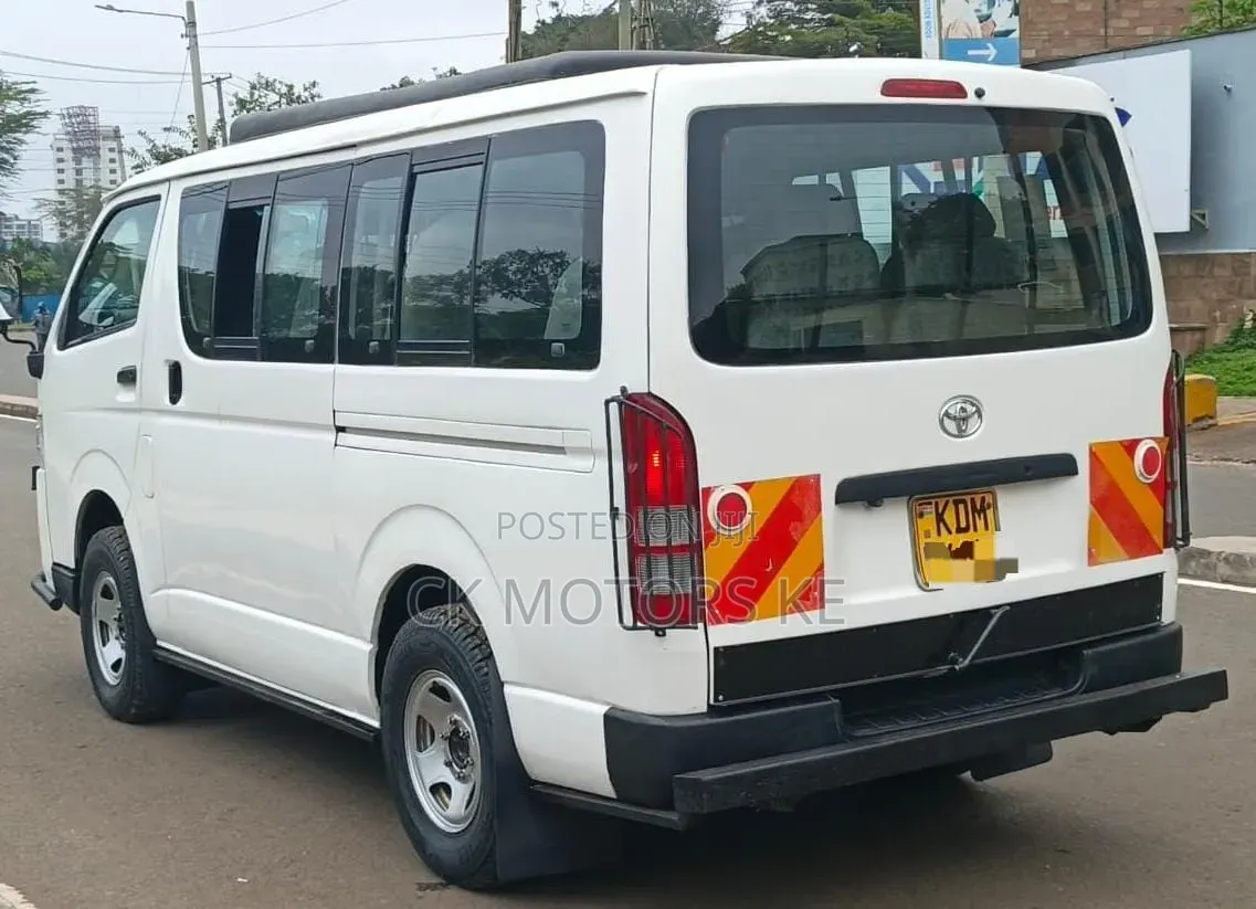 Toyota HiAce 2016 White