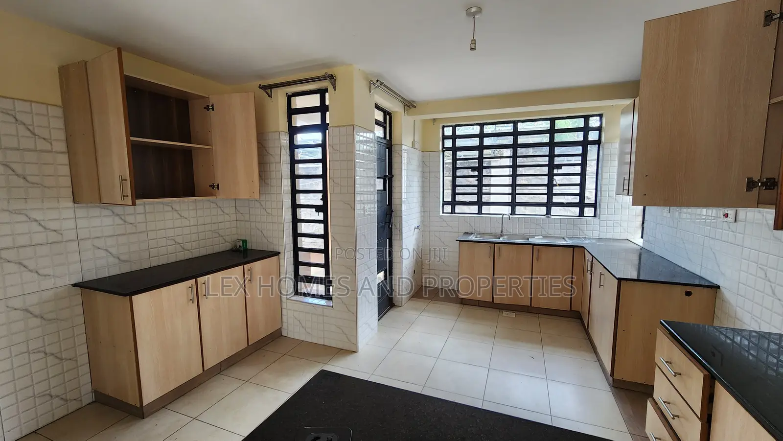 4bdrm Maisonette in Nkoroi for rent