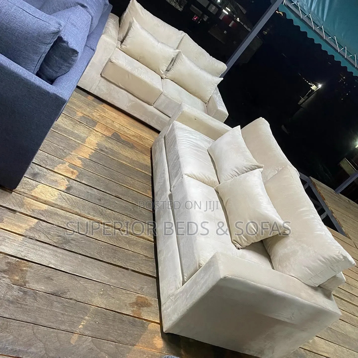 3 Seater Sofa:
