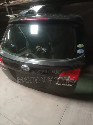 Subaru Outback Br9 Tailgate With Two Reverse Lights