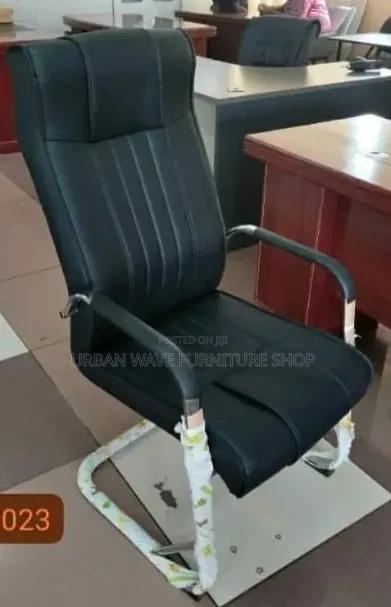 Heavy Duty Waiting Leather Executive Chair