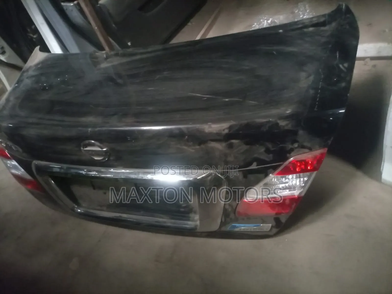 Nissan Fuga Cima Boot