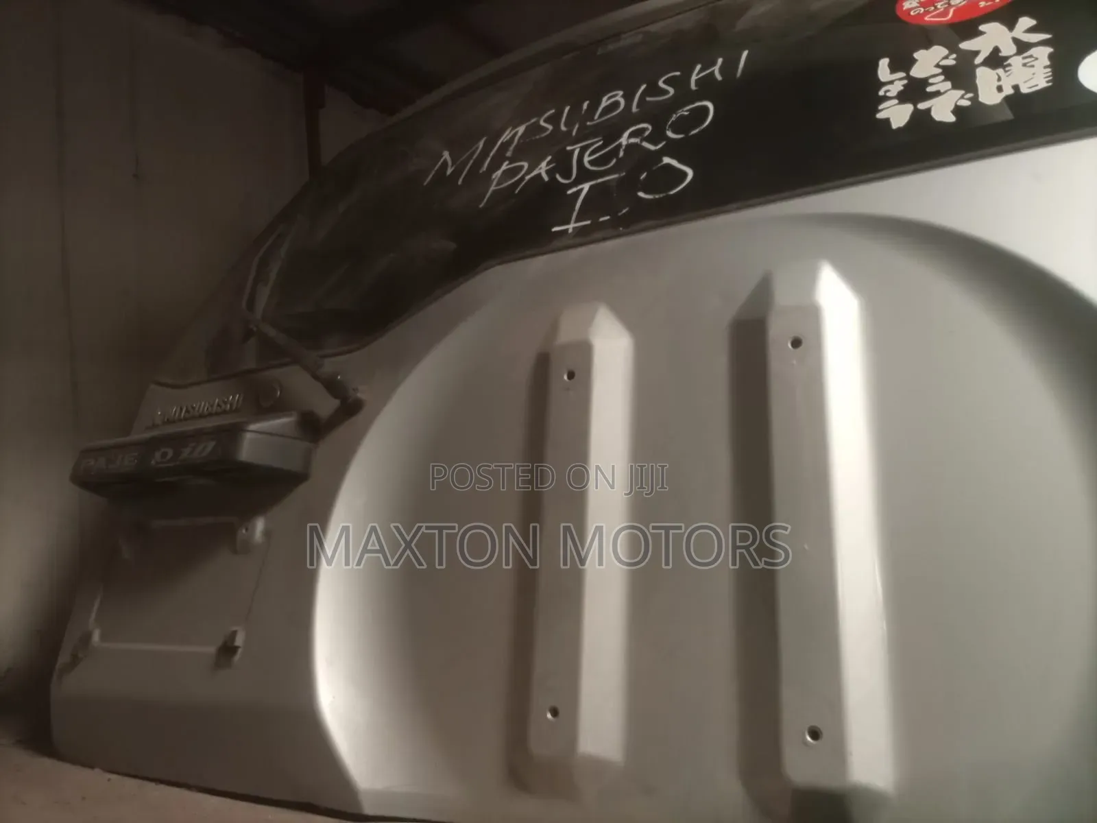 Mitsubishi Pajero I0 Tailgate