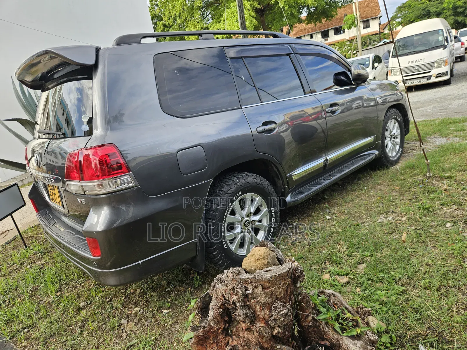 Toyota Land Cruiser 2010 Gray