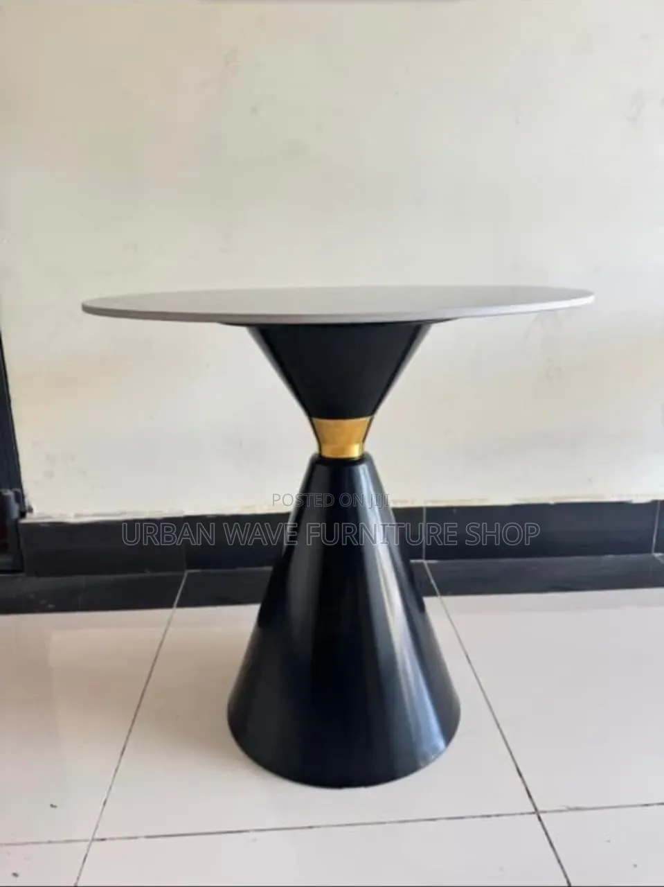 Executive Stylish Cocktail Table