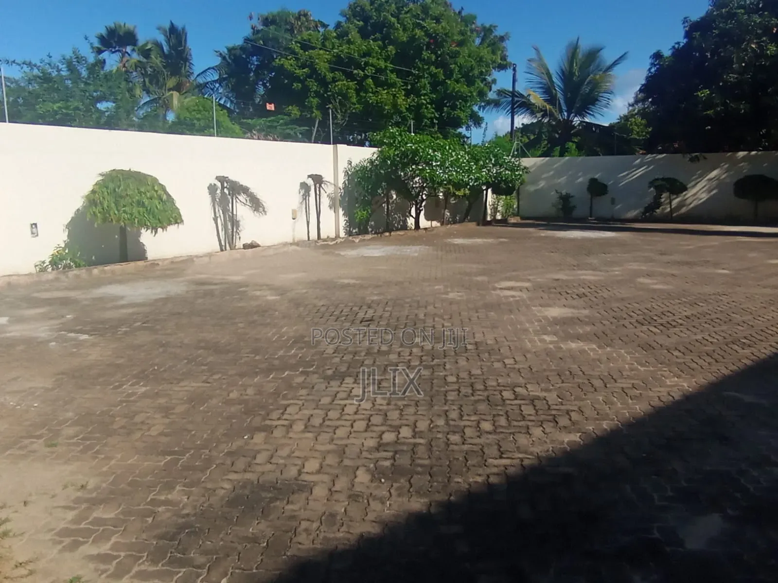 Furnished 2bdrm Block of Flats in N/A, Kikambala for sale