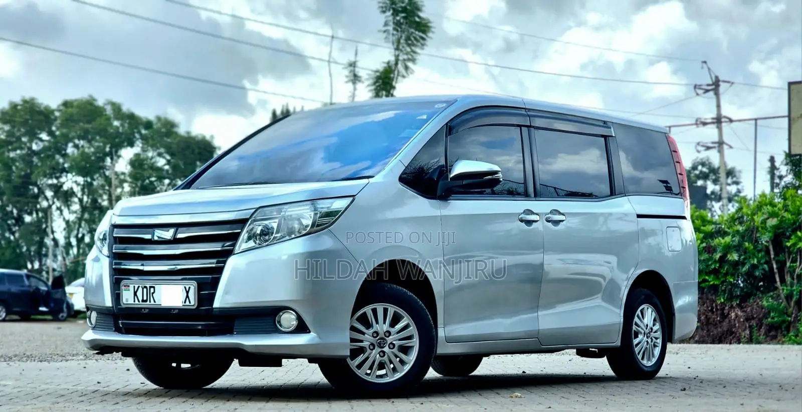Toyota Noah 2017 Silver