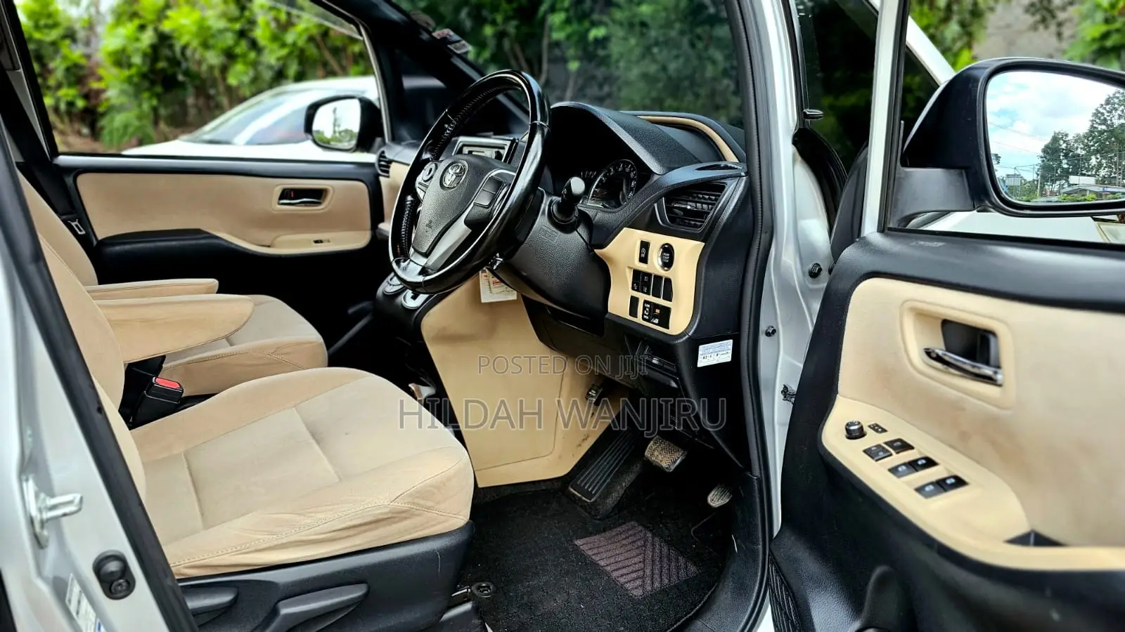 Toyota Noah 2017 Silver