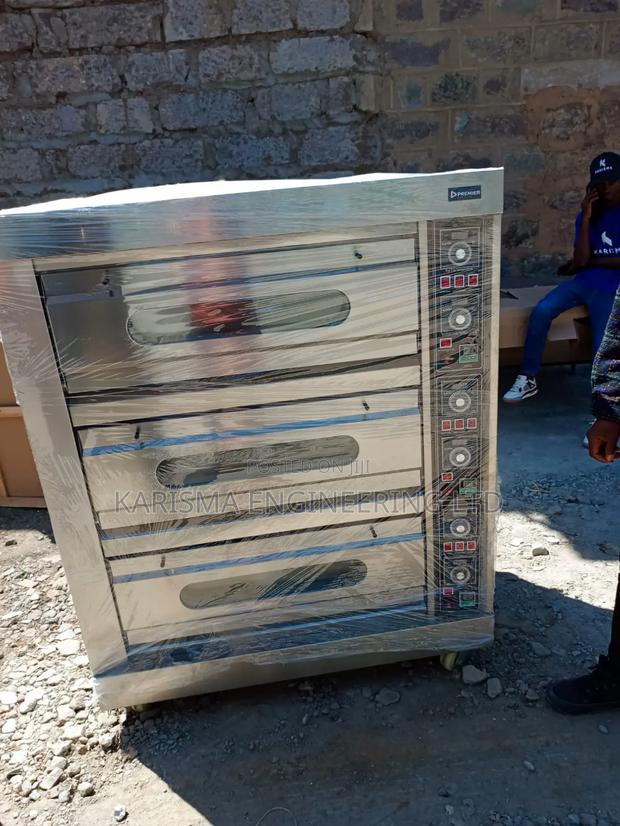 Commercial 3 Deck 6 Tray Electric Baking Oven.