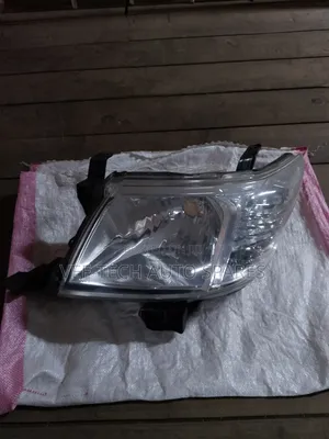 Headlight Hilux Black Shed