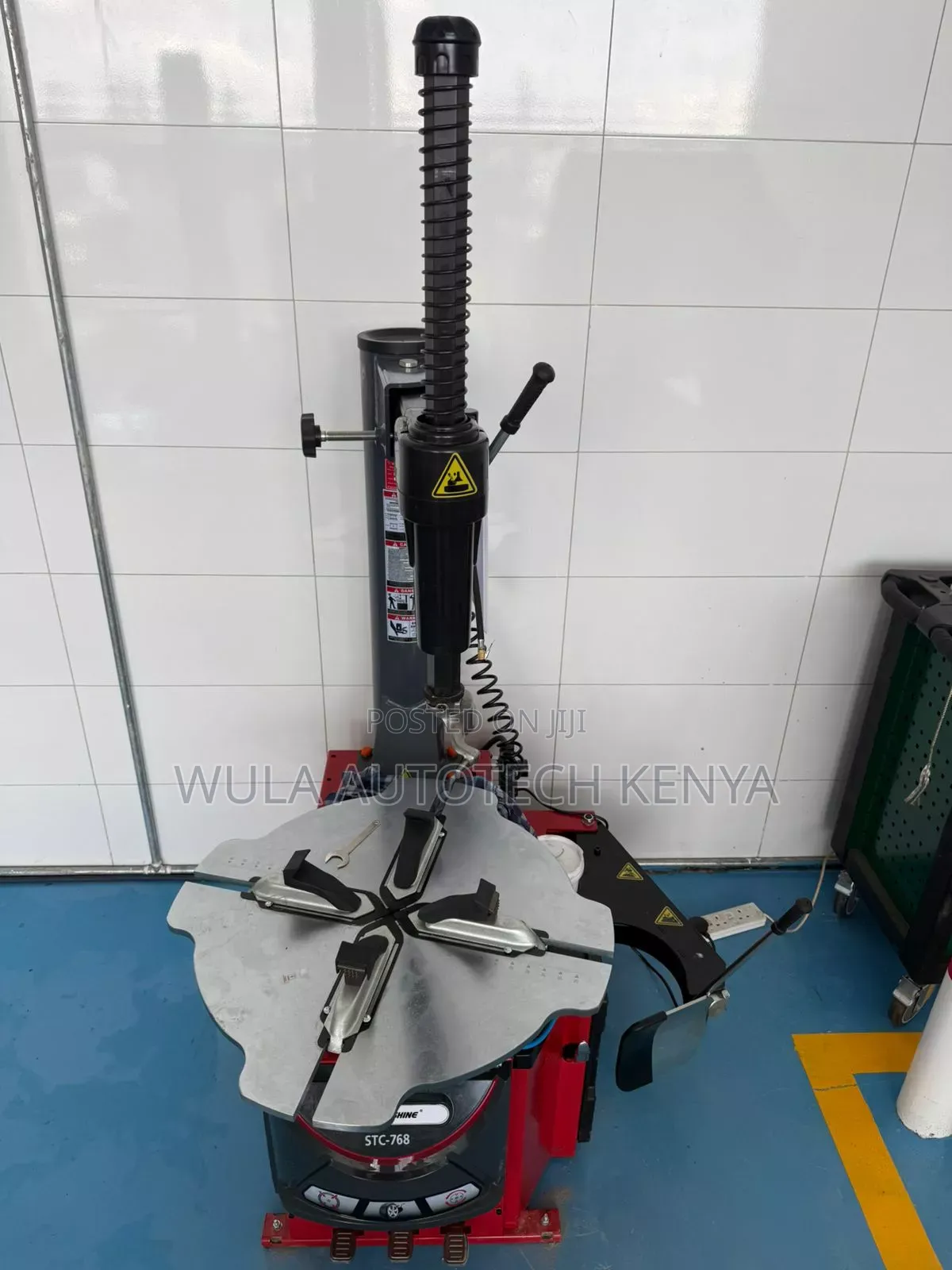 Highly Performing Industrial Use Tyre Changer STC 768 Machine Sunshine