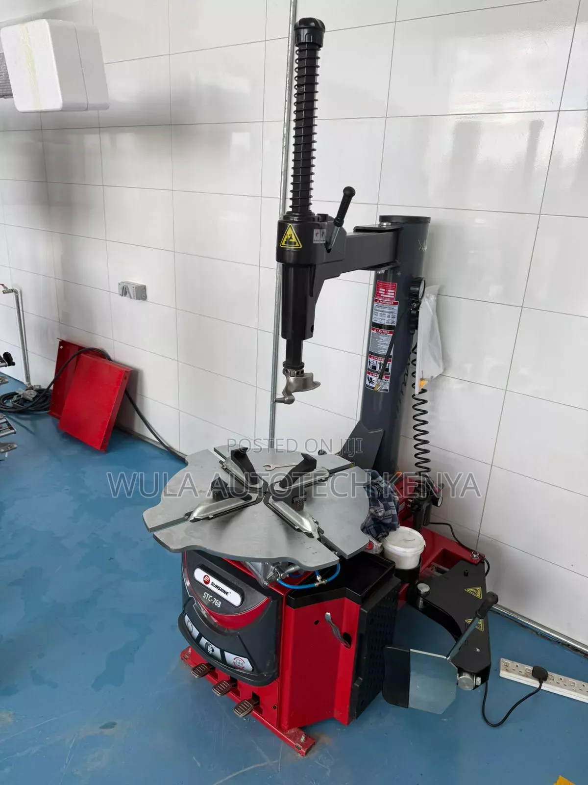 Advanced Automatic System Tyre Remover STC 768 Machine Sunshine