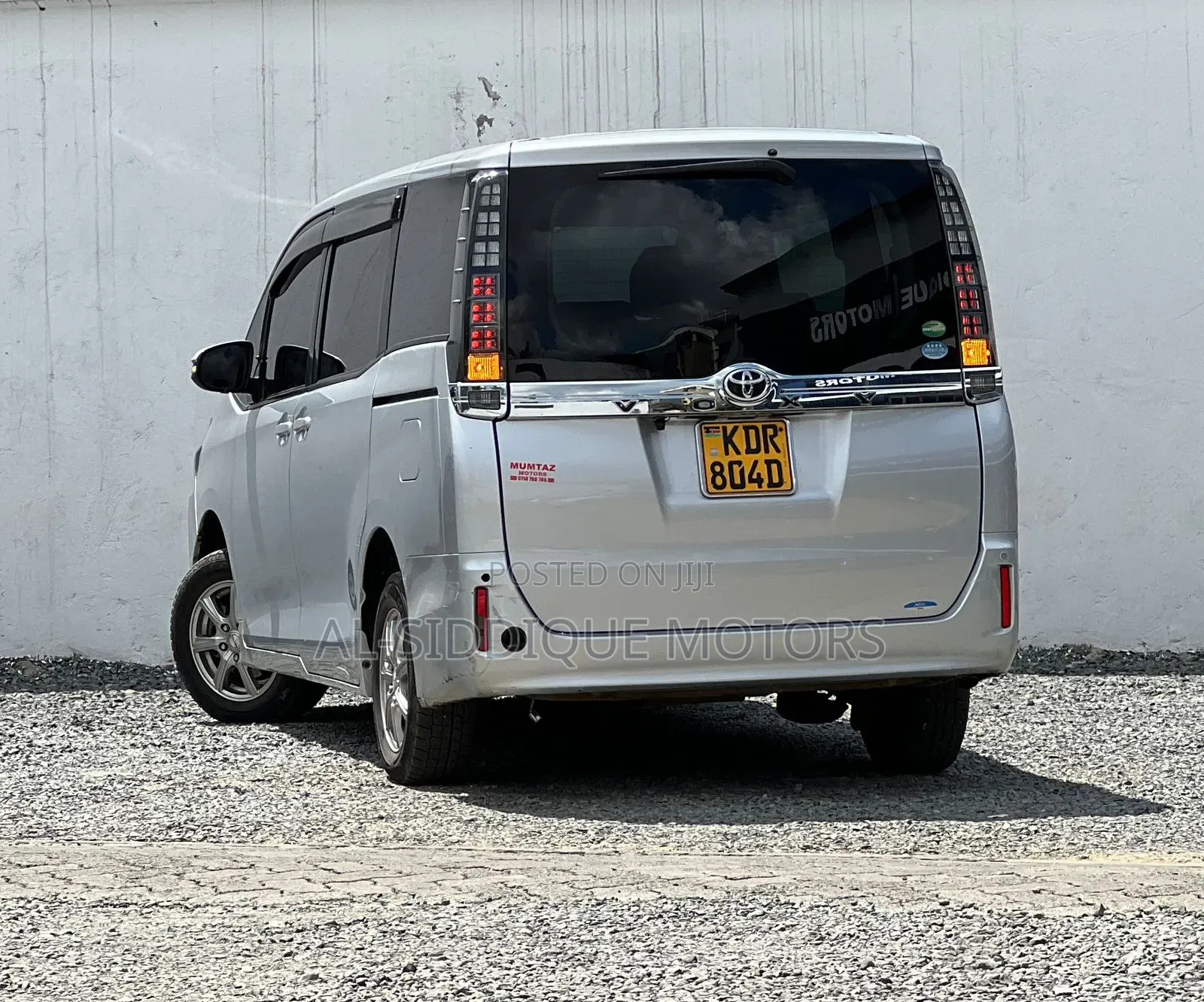 Toyota Voxy 2017 Silver