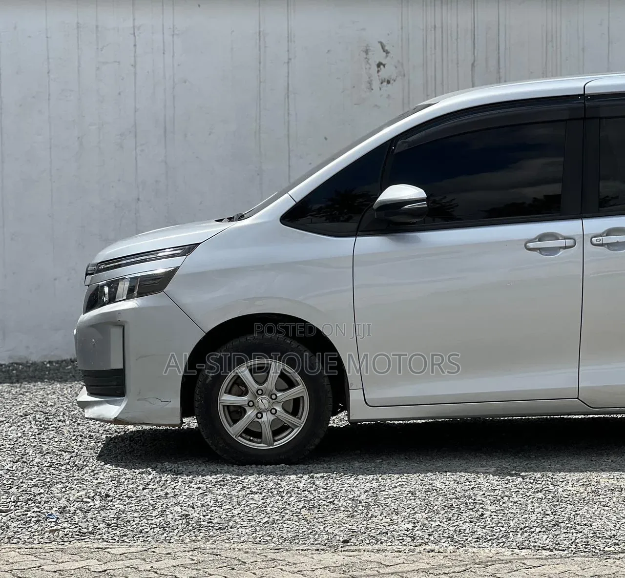 Toyota Voxy 2017 Silver