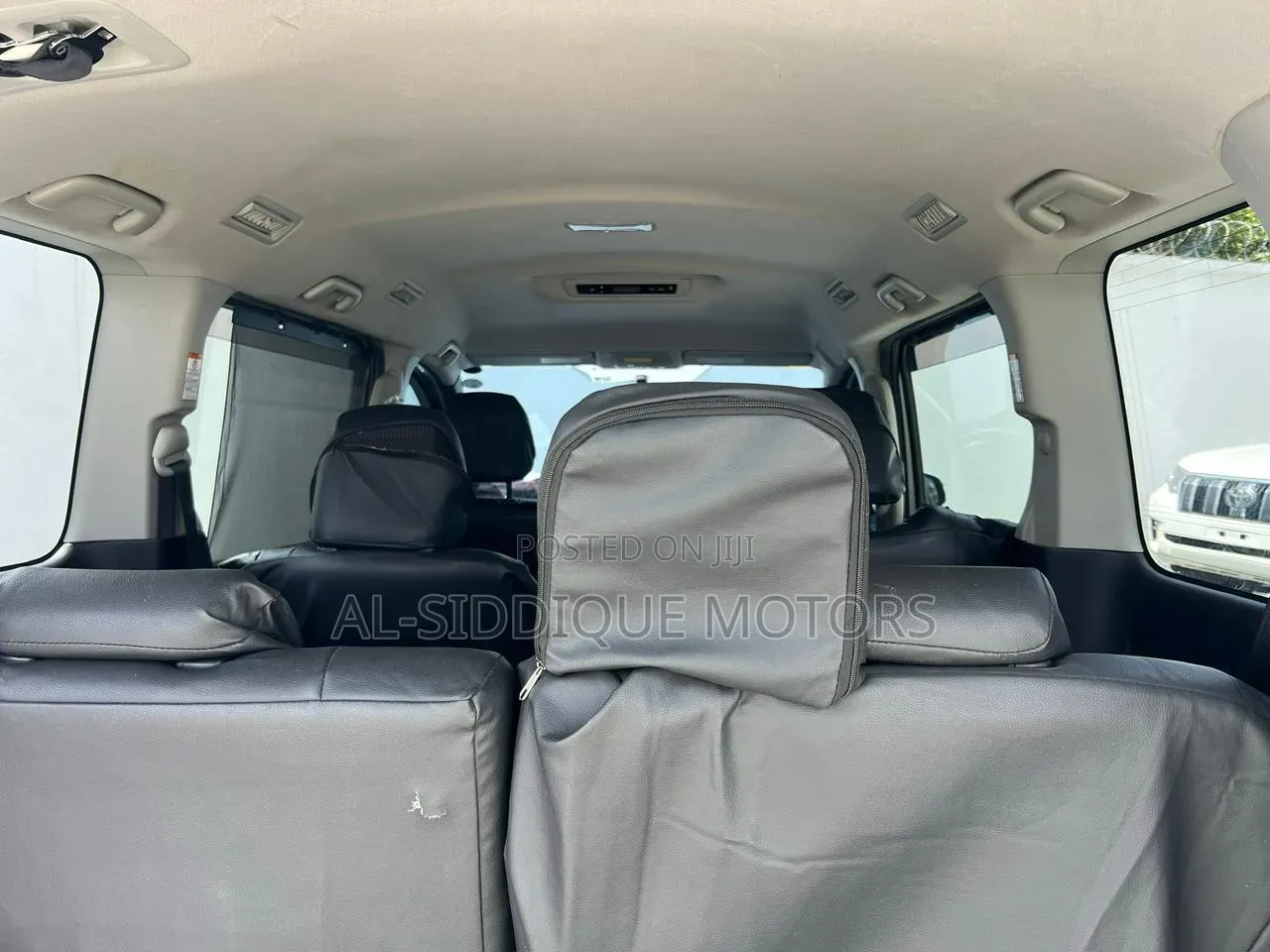 Toyota Voxy 2017 Silver