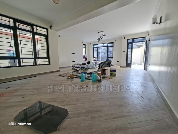 4bdrm House in Gateway Mall Area for rent - thumbnail 4