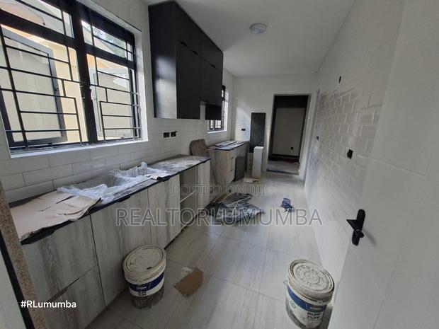 4bdrm House in Gateway Mall Area for rent - thumbnail 11