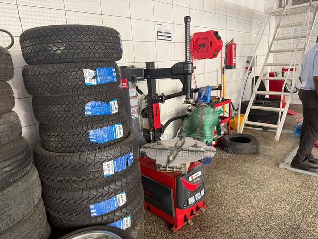 Fully Automatic Tyre Changing System STC 768 Sunshine Wula - main view