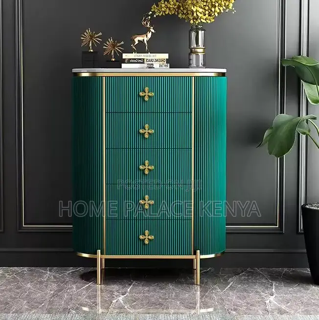 Drawer Chest; 5 Wooden Chest of Drawers
