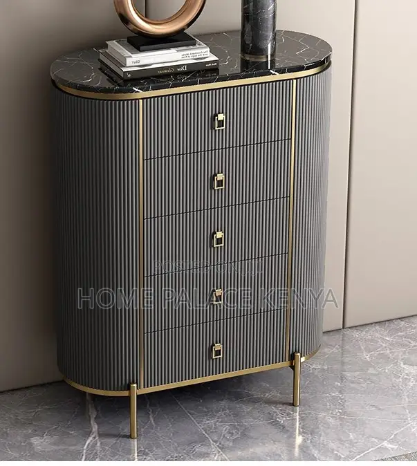 Drawer Chest; 5 Wooden Chest of Drawers
