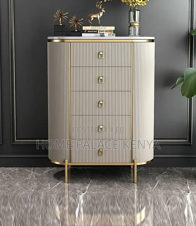 Drawer Chest; 5 Wooden Chest of Drawers