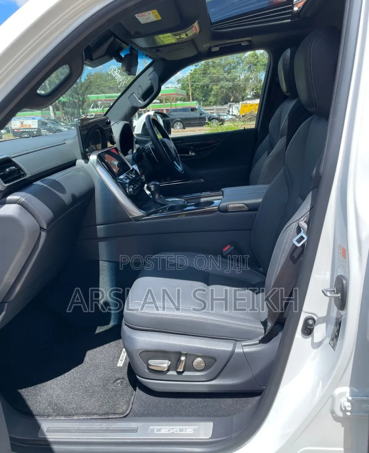 Lexus LX 600 2022 White