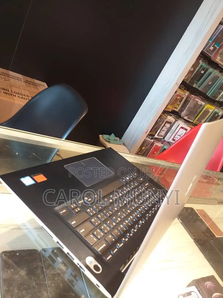 Laptop Dell Vostro 14 5000 8GB Intel Core i5 SSD 256GB