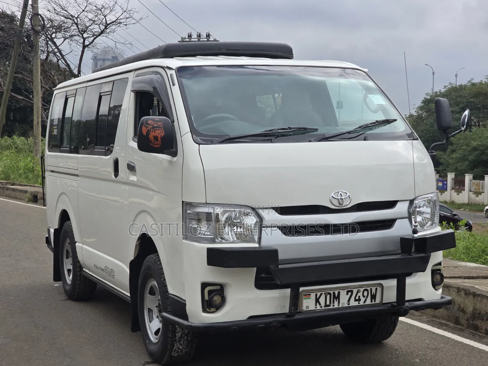 Toyota HiAce 2015 White