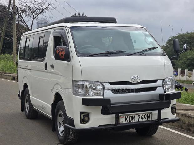Toyota HiAce 2015 White - thumbnail 2