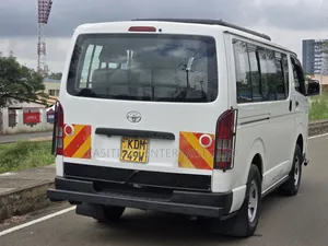 Toyota HiAce 2015 White