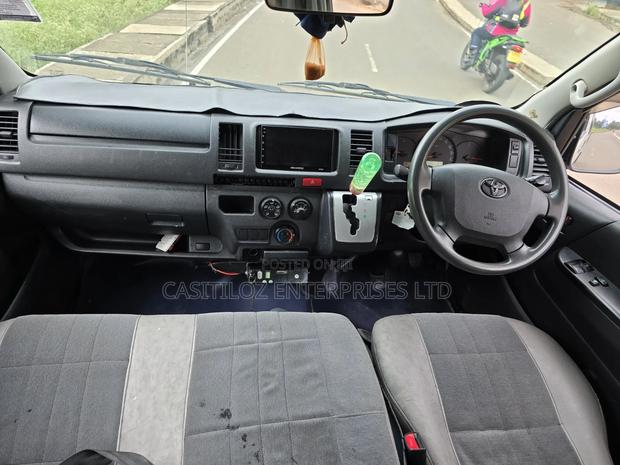 Toyota HiAce 2015 White - thumbnail 7