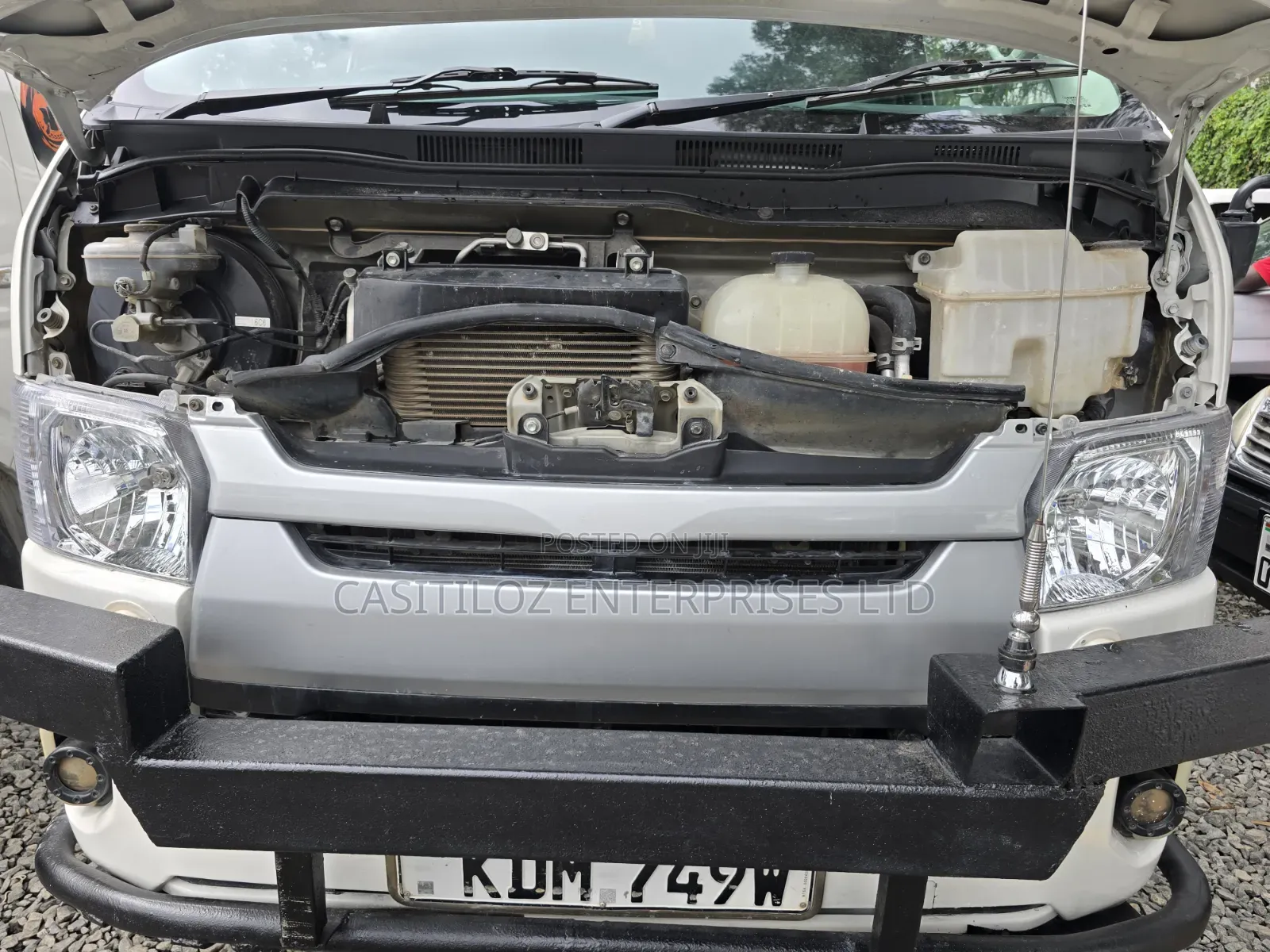Toyota HiAce 2015 White