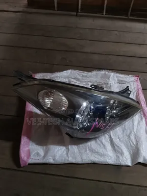 Toyota Wish 2002/03 Headlight Xenon