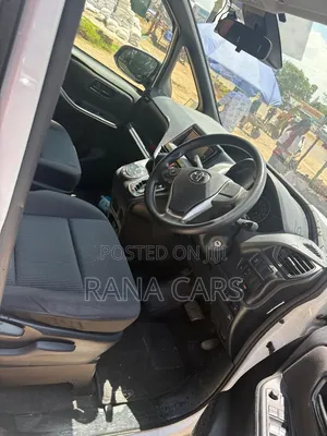 Toyota Voxy 2019 Pearl