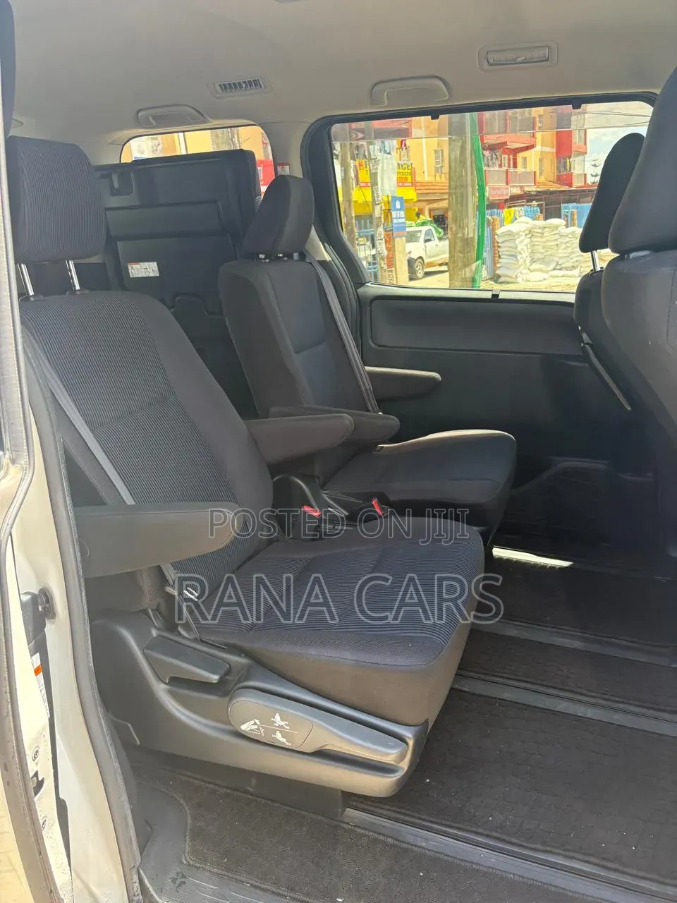 Toyota Voxy 2019 Pearl