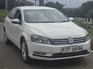 Volkswagen Passat 2011 White