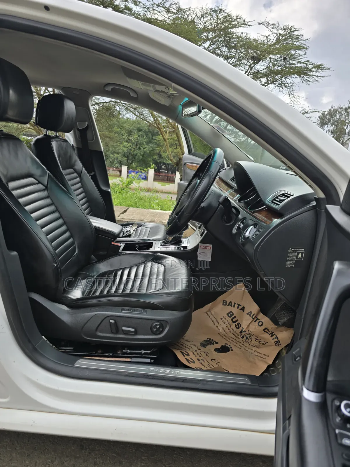 Volkswagen Passat 2011 White