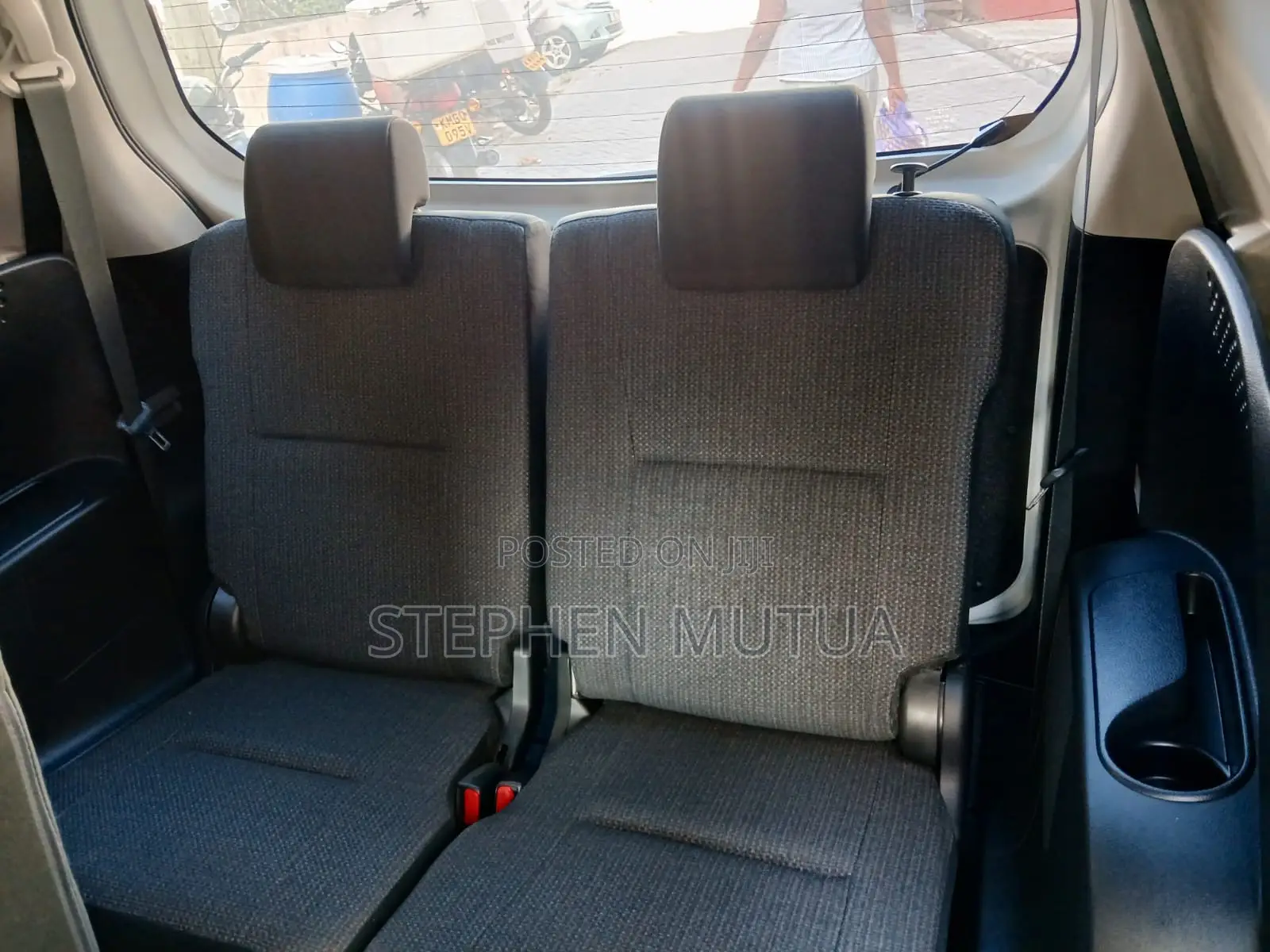 Toyota Sienta 1.5 Hybrid FWD 2019 White
