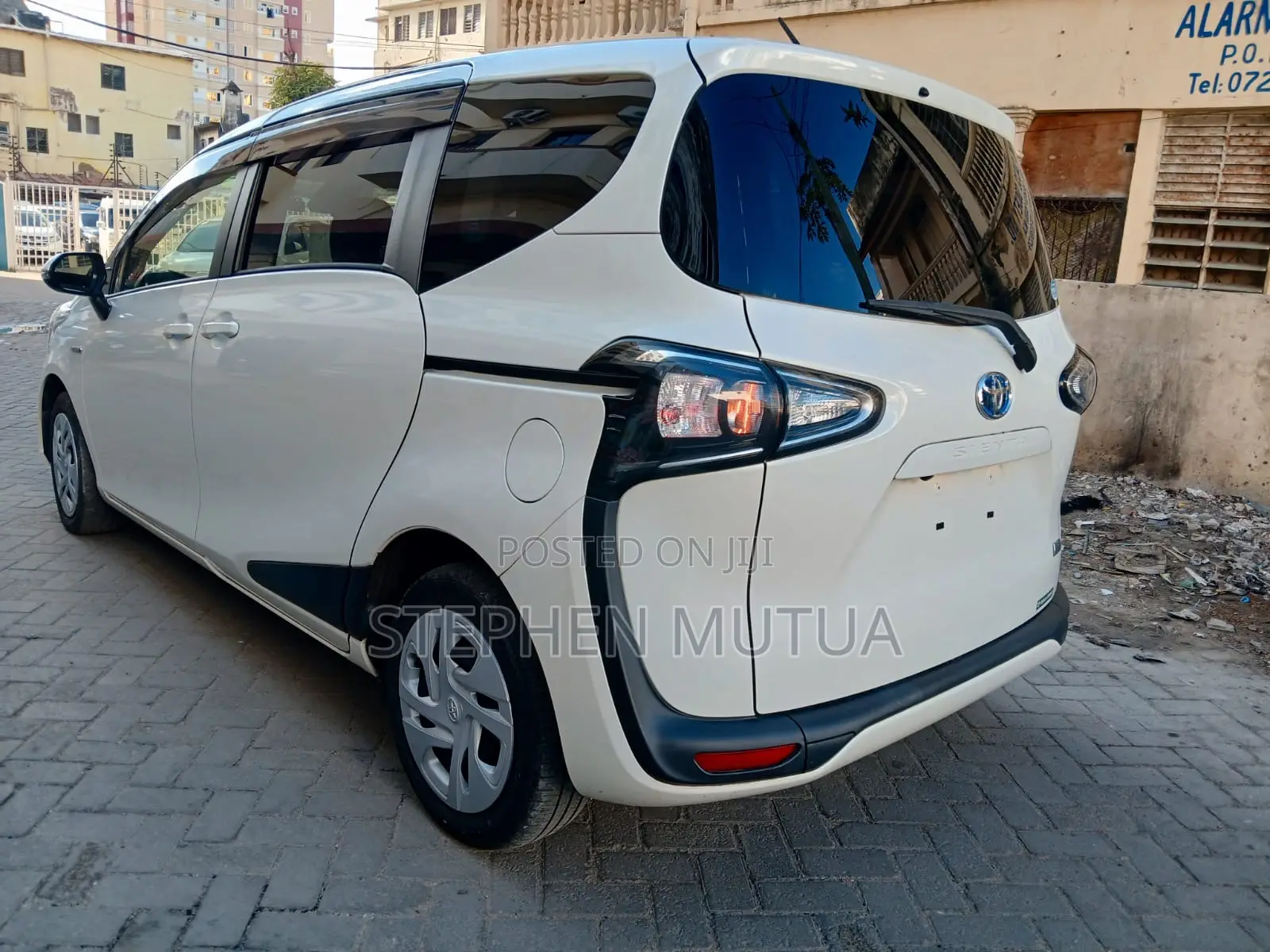 Toyota Sienta 1.5 Hybrid FWD 2019 White