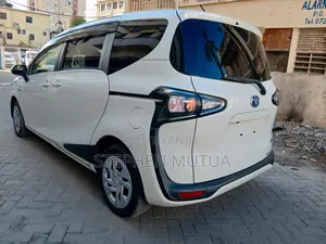 Toyota Sienta 1.5 Hybrid FWD 2019 White