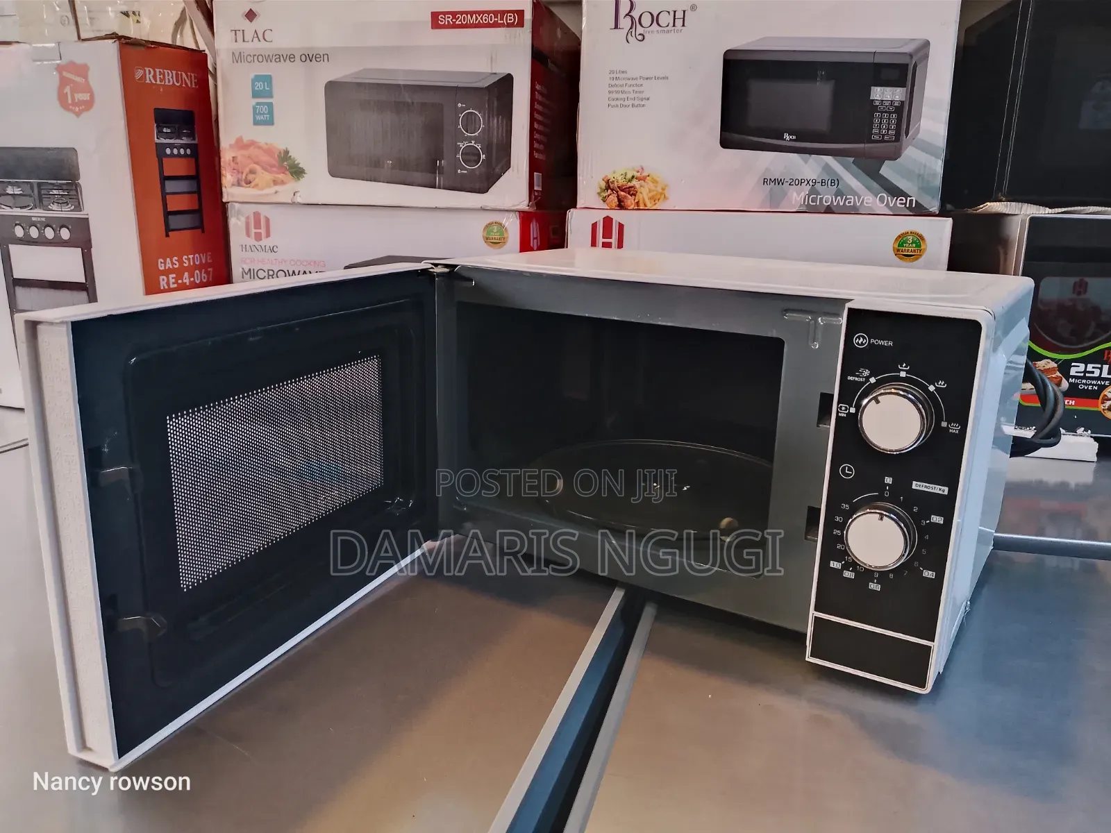 Ramtons Black and White Microwave