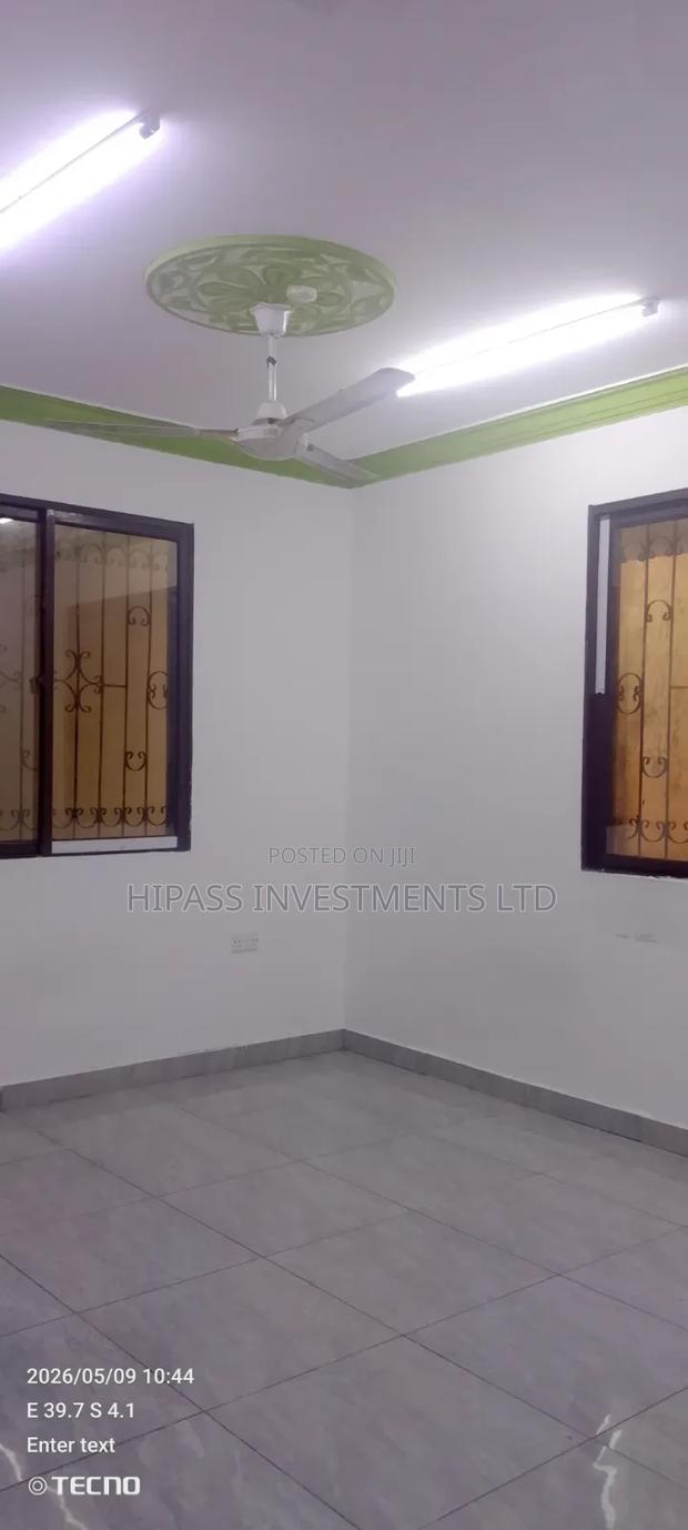 1bdrm Block of Flats in Abuhureira, Majengo for rent