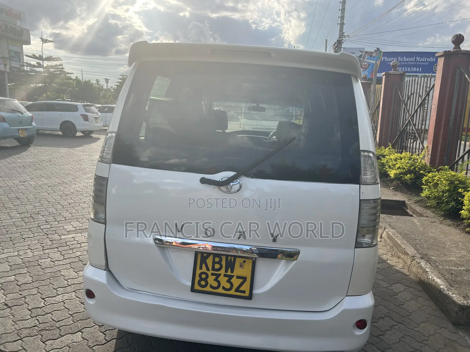 Toyota Voxy 2006 Off white