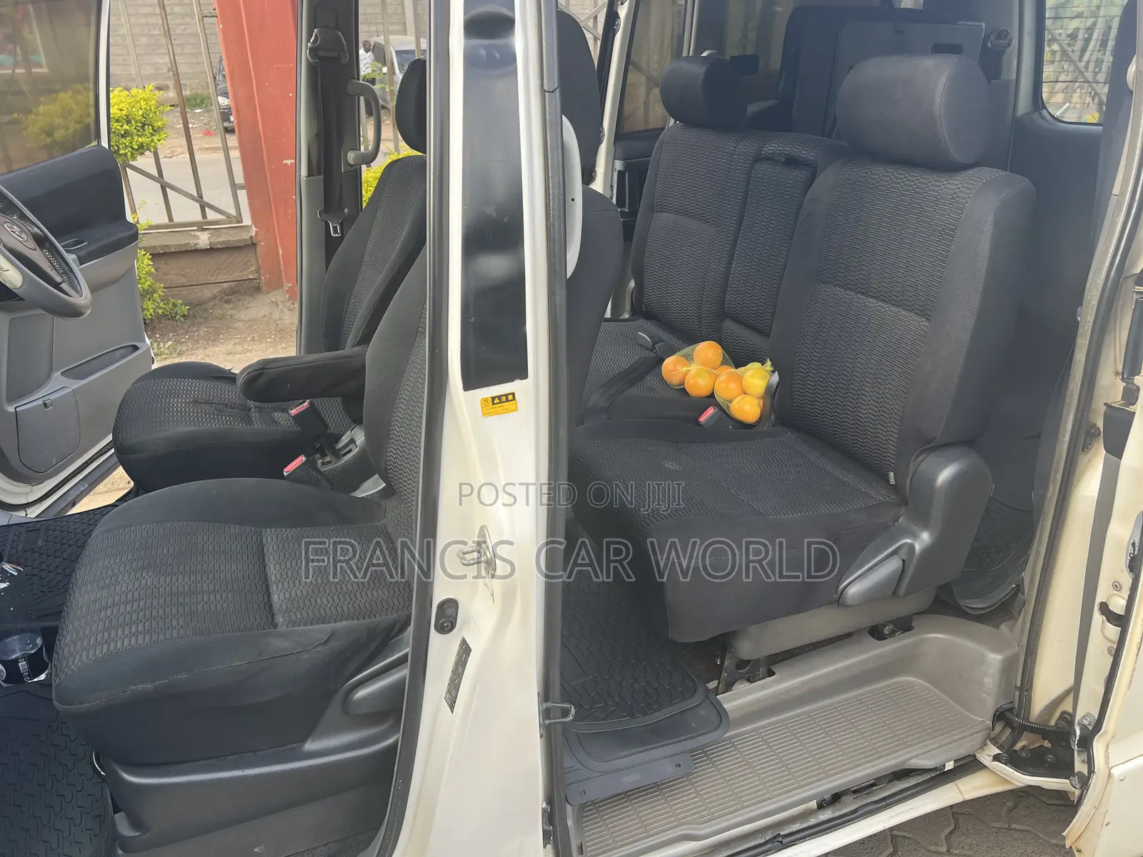 Toyota Voxy 2006 Off white