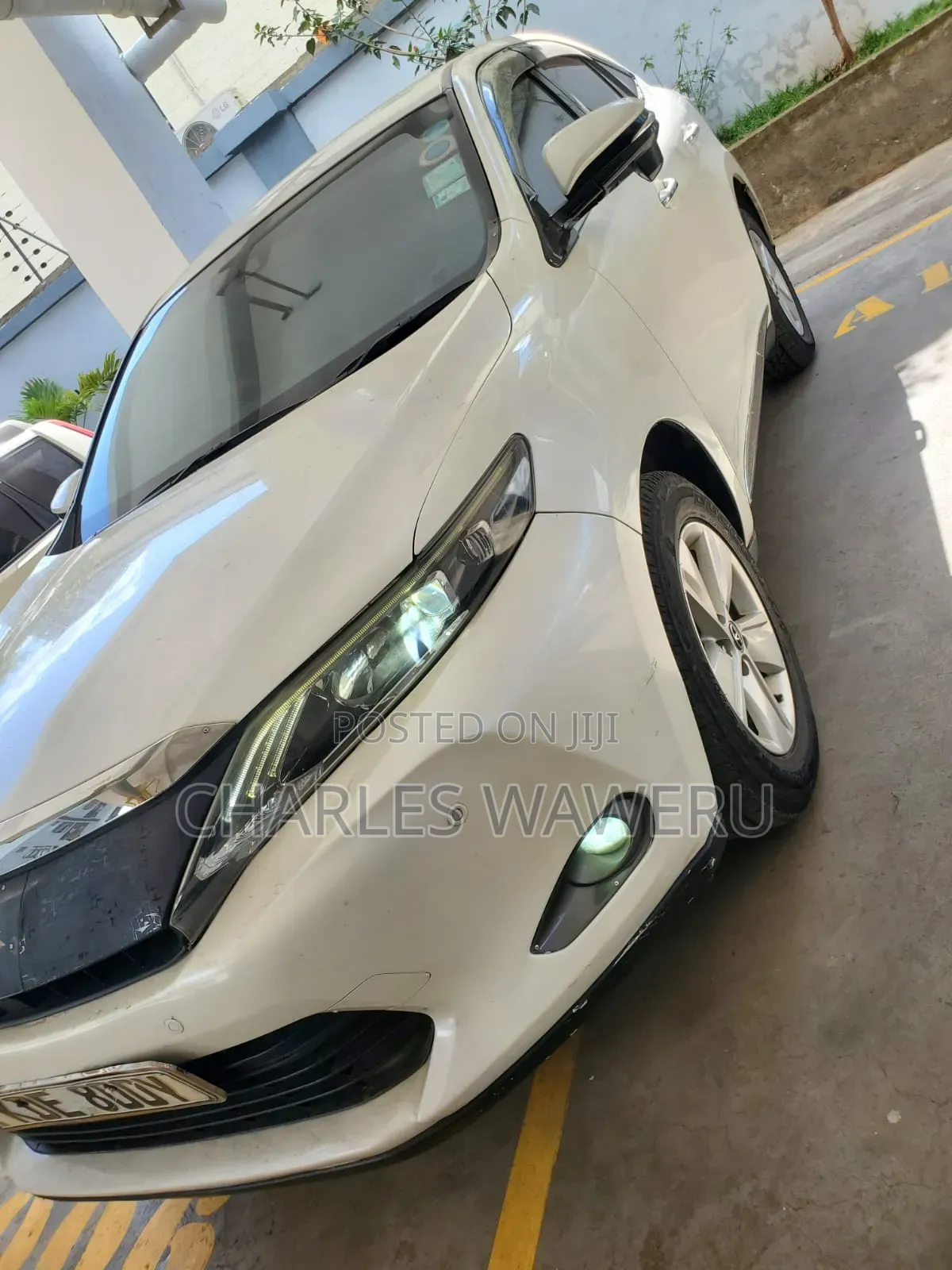 Toyota Harrier 2.0 2014 White
