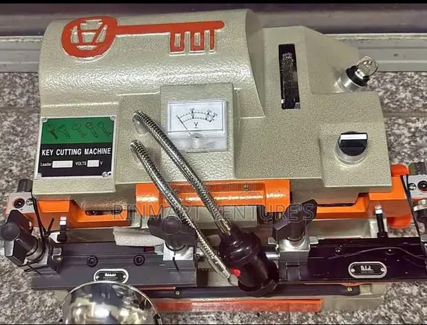 Heavy Duty Key Cutting Machine